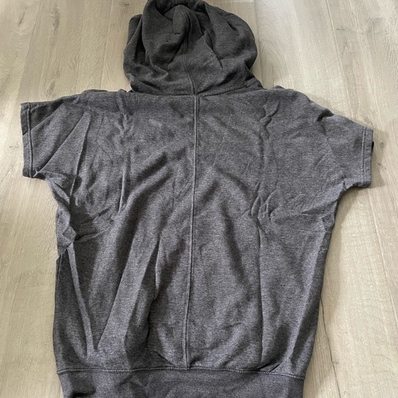 Women's Nike short sleeve hoodie - Picture 2 of 4